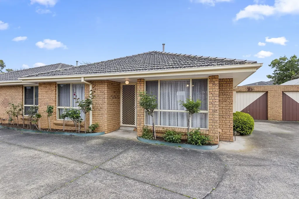 VERY CLOSE TO UNI & MONASH HOSPITAL