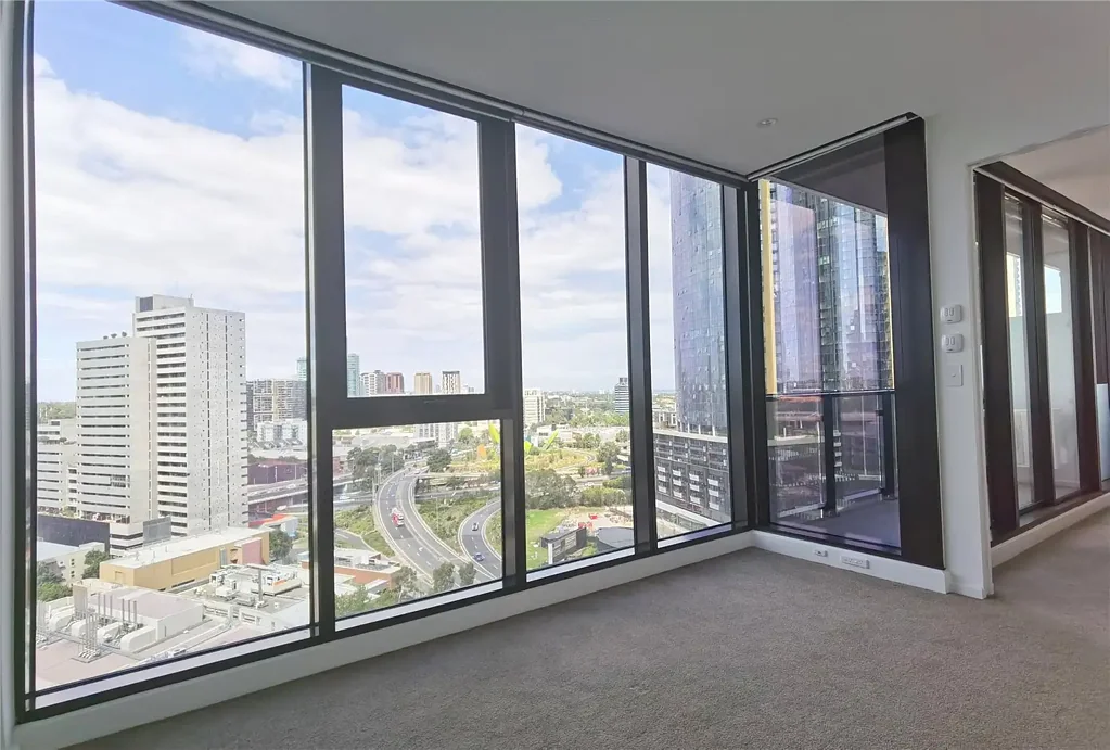 3 Bedroom 2 Bathroom Bright and stylish in state of the art building with Carpark