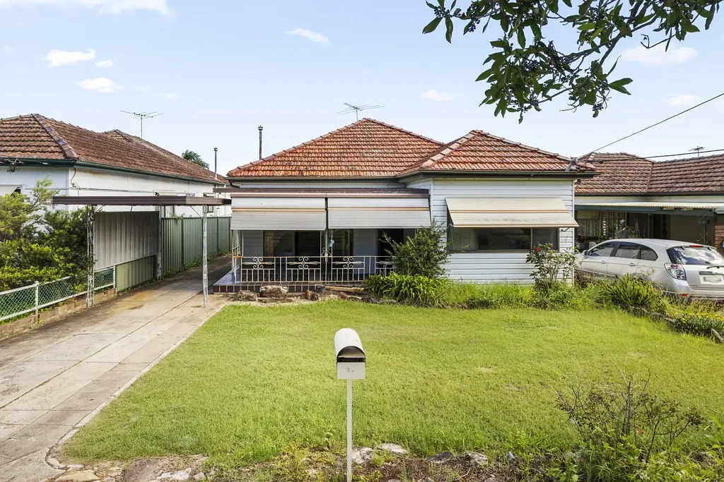 Condell Park 3Habitaciones Prime Potential in a Highly Sought-After Condell Park Location
