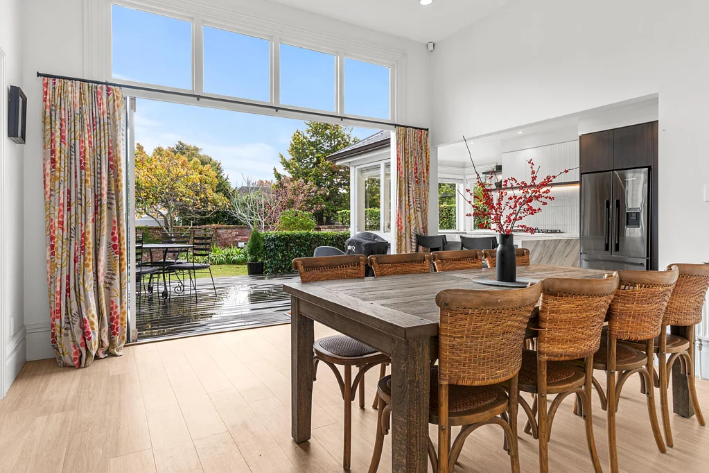 Merivale 4Zimmer Land Glorious Land!