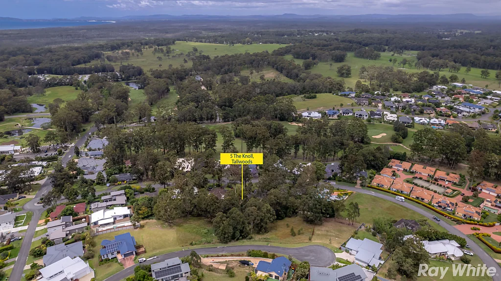 Tallwoods Village Elevated 1464sqm Block with Spectacular Views!