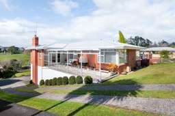 56 Acacia Crescent, Glenview