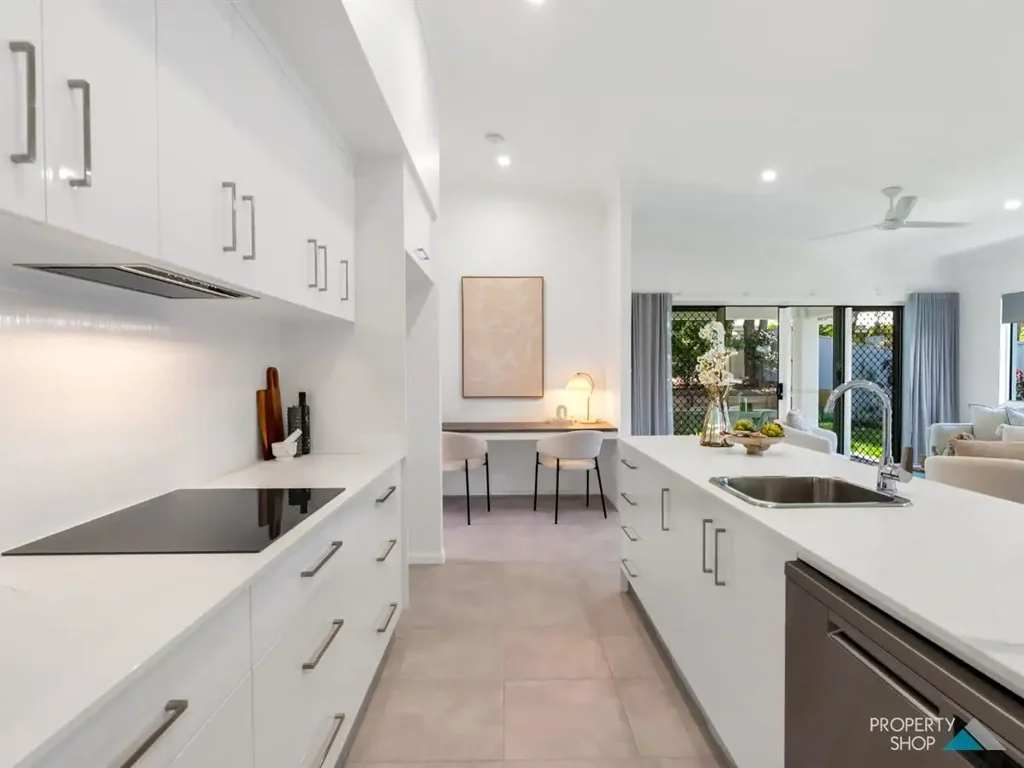 5 Barrier Drive, Kewarra Beach, QLD 4879