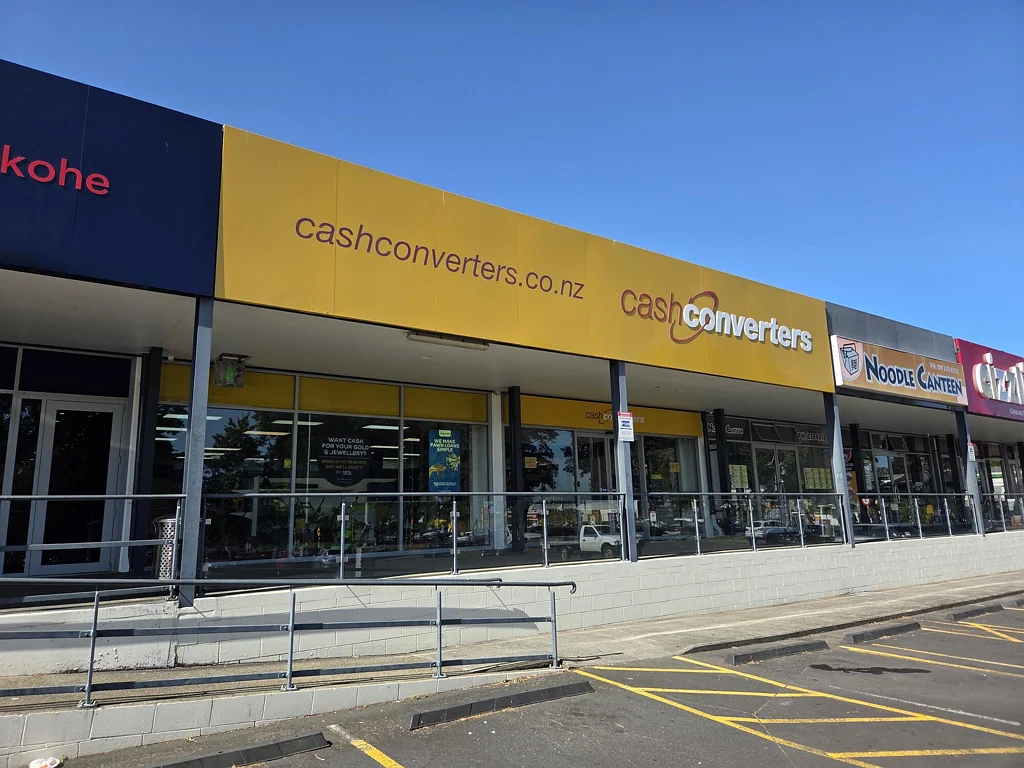 Pukekohe Large-Format Retail with Warehouse Capability