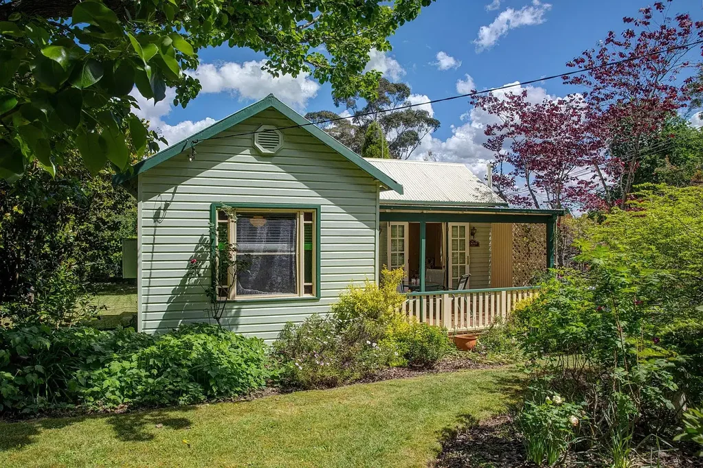 Bundanoon 2房  Cute Cottage Charm in a Walk-to-Village Location