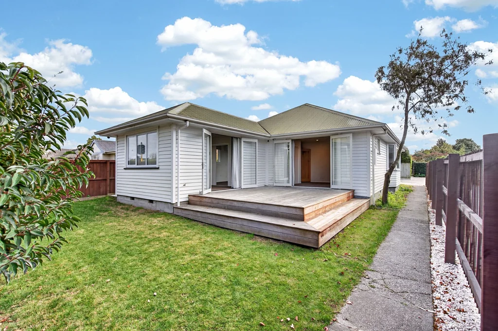 Spacious 4-Bed Home with Modern Comforts