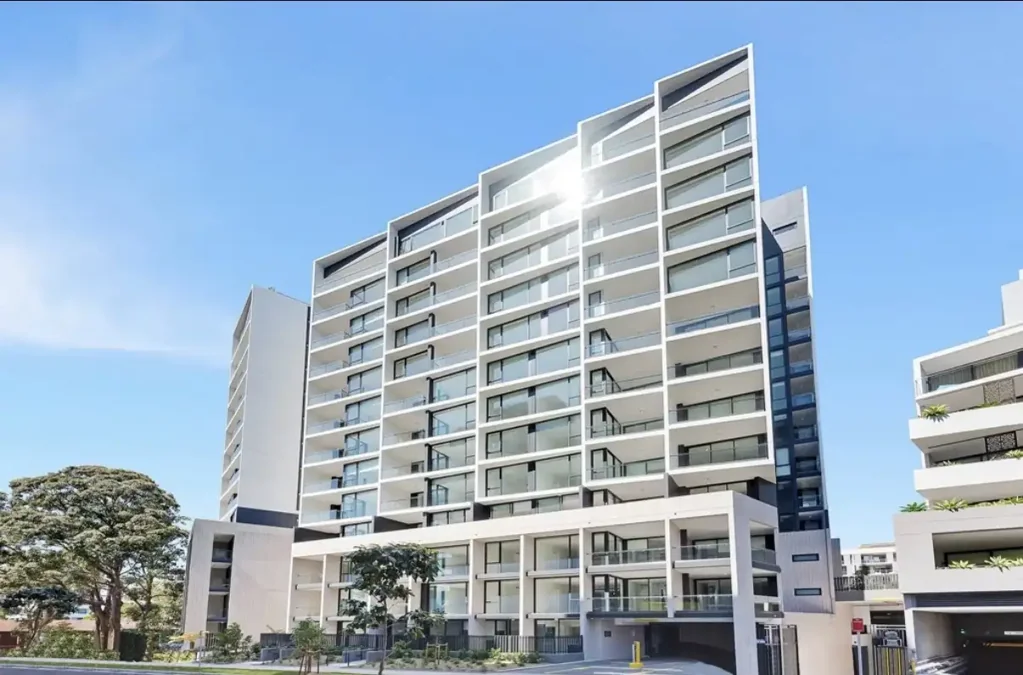 Mordan Two-Bedroom Apartment with lifestyle facilities