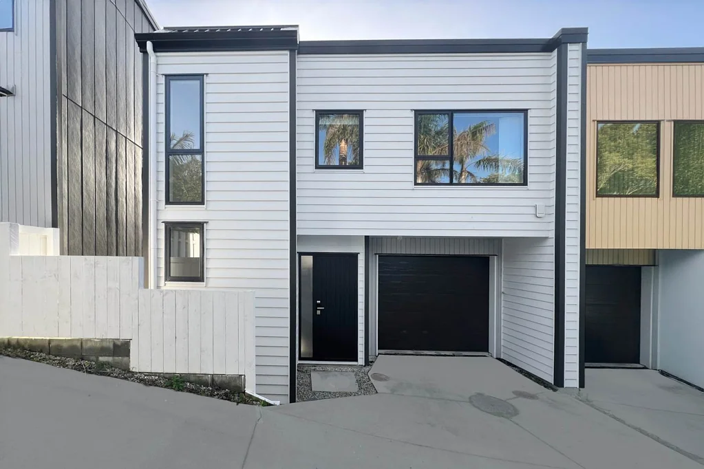 2b Robin Lane, Browns Bay, North Shore City, Auckland