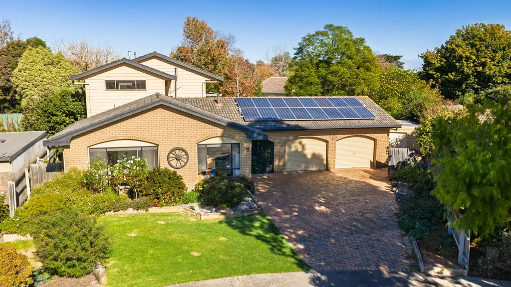Sale 4房  MASSIVE FAMILY HOME IN A GREAT LOCATION