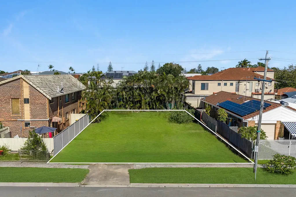 13 Paradise Parade, Paradise Point, QLD 4216