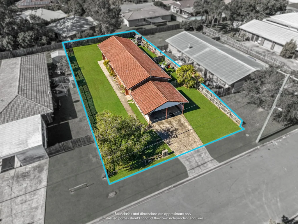 Morayfield 4房 安静死巷 846sqm平地 双单元联排 原始待改 双租840周 2027年租约 Coast2Bay托管 稳定回报 低风险 Dual Income Opportunity on 846sqm – Secure Returns