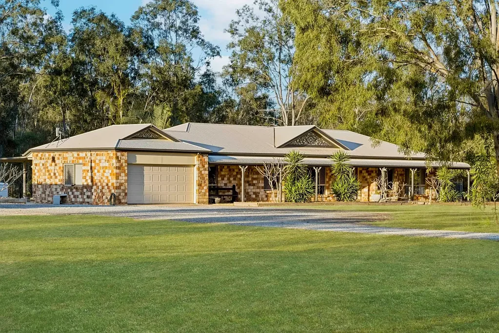 Walloon 6침실 Expansive Acreage Living with Granny Flat