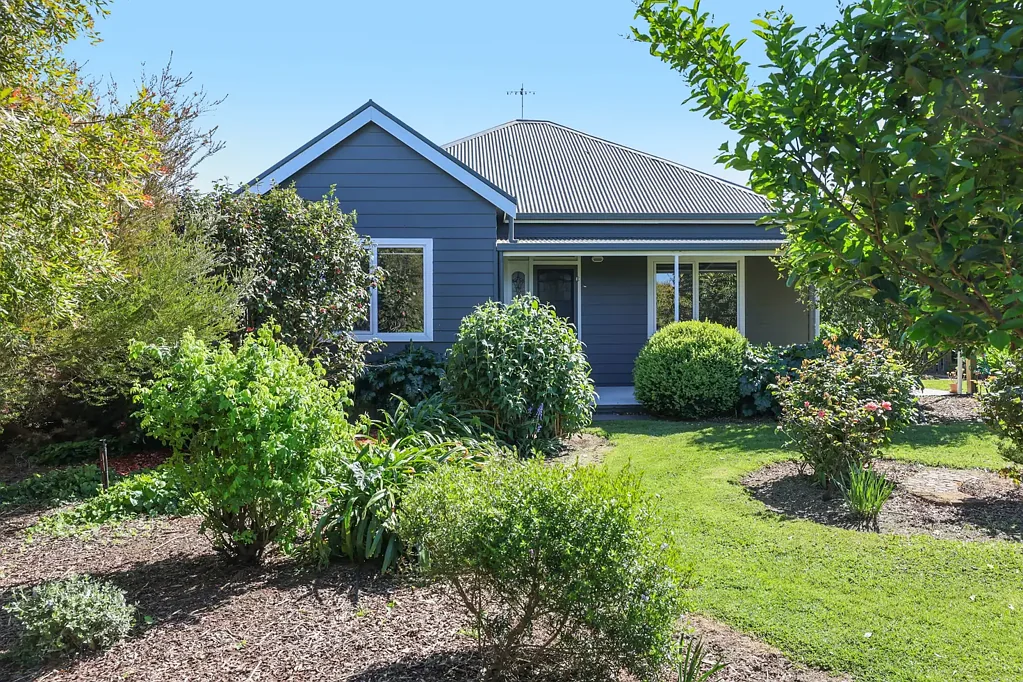 South Purrumbete A Peaceful Country Retreat with Room to Move
