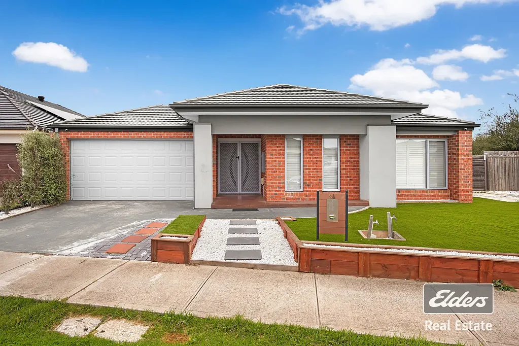 Spacious Family Home in a Prime Wyndham Vale Location!!