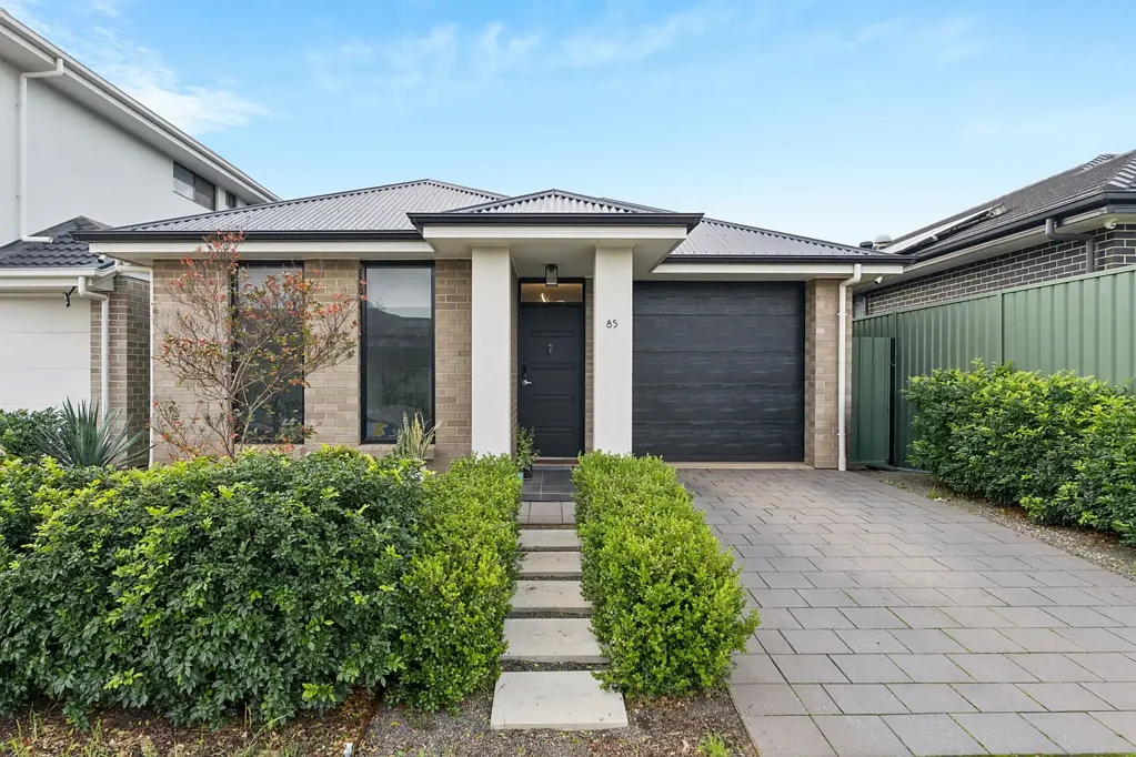 Parafield Gardens 3部屋 Modern Elegance Meets Low-Maintenance Living