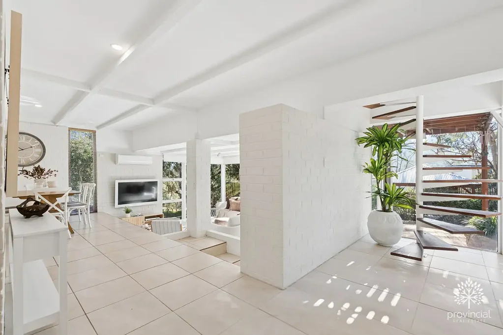 Gooseberry Hill 4房  Intrigue Amongst the Trees - Exceptional value within Premium Hills pocket!