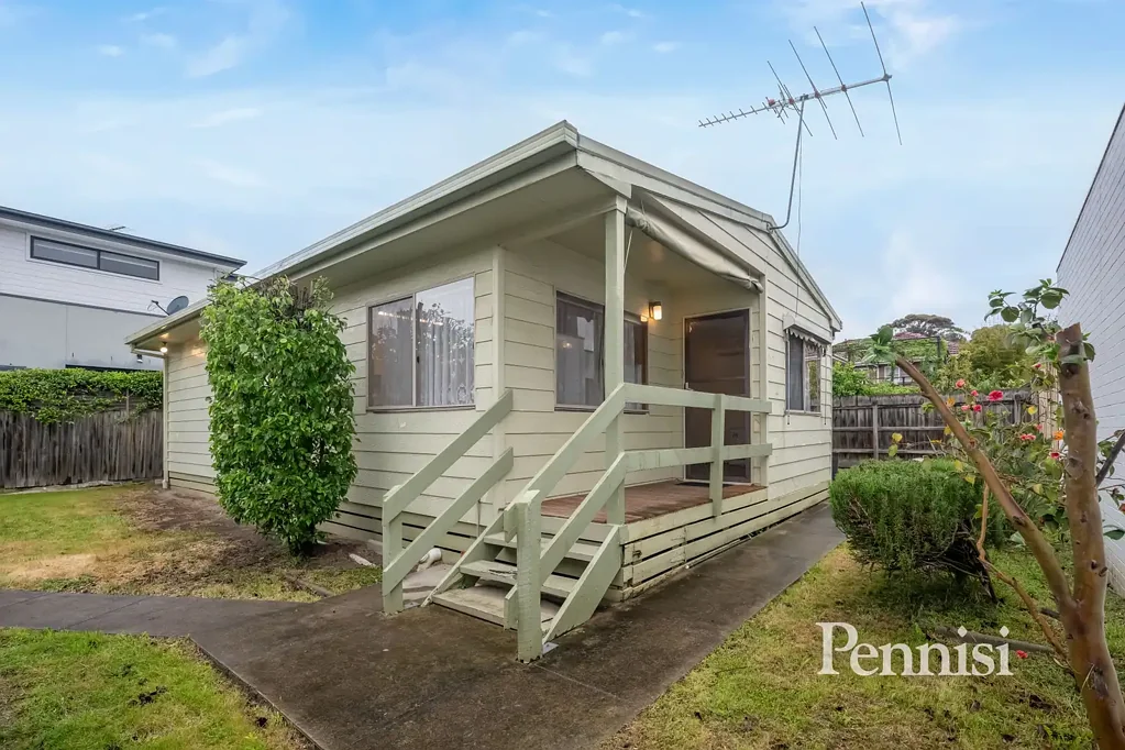 FOR LEASE BY PENNISI