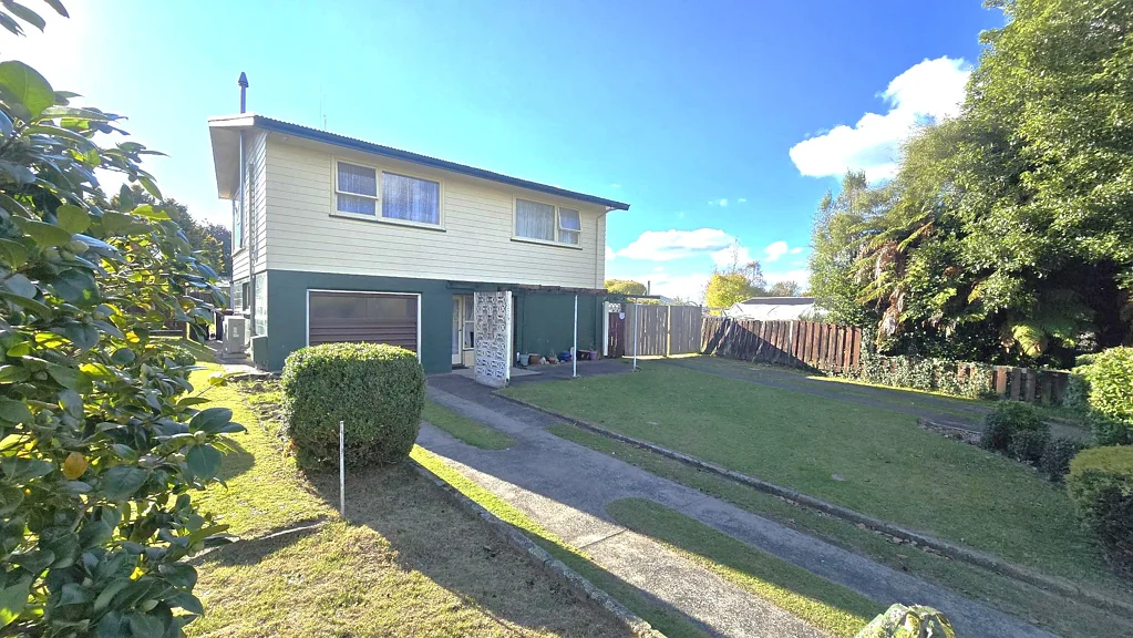 Tokoroa 4ਬੈੱਡਰੂਮ Four Bedrooms, Three Levels, Three Garages