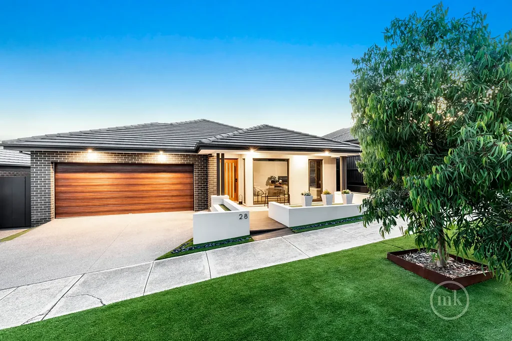 Doreen 4 Bedroom A Compelling Statement In Low-Maintenance Luxury