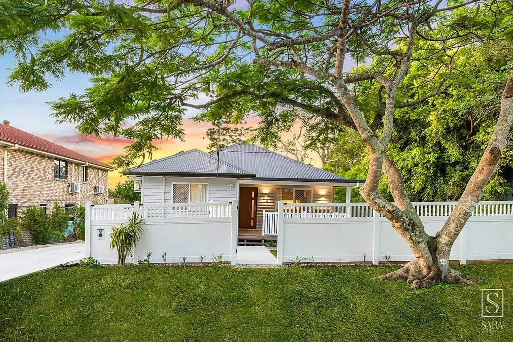 Darra 3ห้องนอน Fully Renovated Family Home on a LMR3 Subdividable Block (STCA)