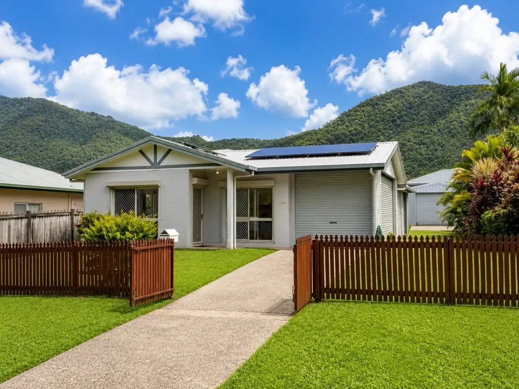 Bentley Park 3ਬੈੱਡਰੂਮ Solid & Secure with Shed & Side Access