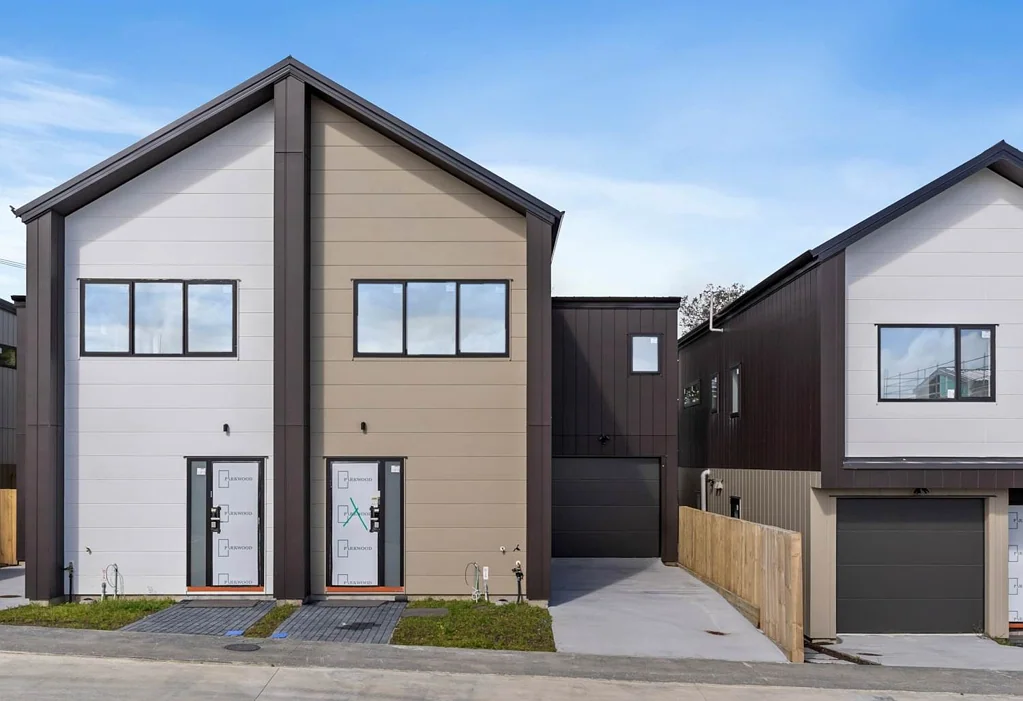 Near New 3 bedroom 2 bathroom Townhouse
