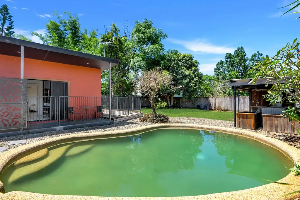3 Salwood Close, Holloways Beach, QLD 4878