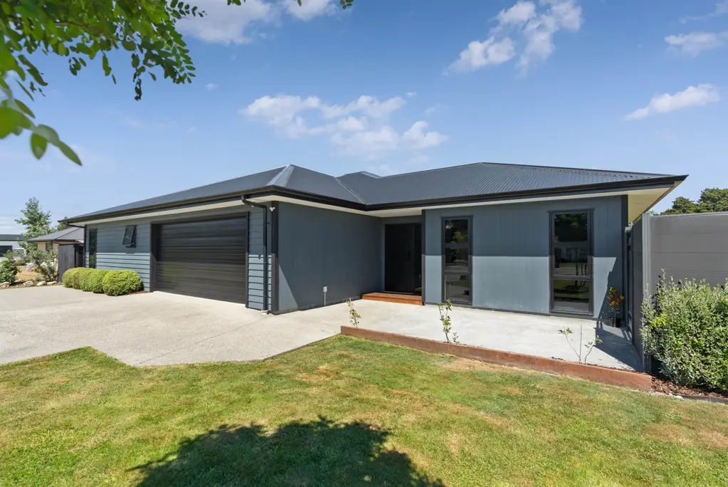 Masterton 4ਬੈੱਡਰੂਮ Space, Style, & So Much On Offer