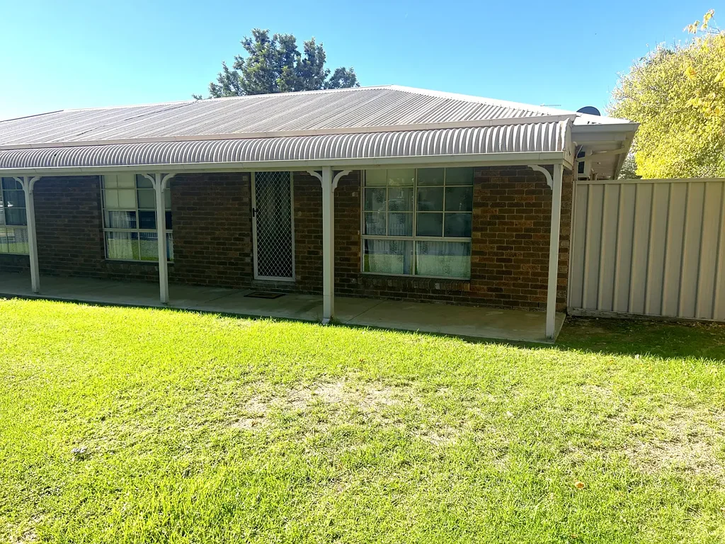 2/345 Henry Street, Deniliquin, NSW 2710