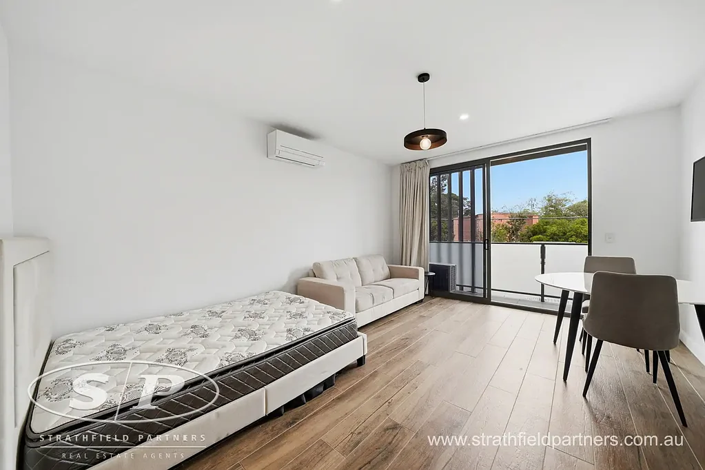 1 Week FREE Rent
Fully Furnished Studio, includes water usage & WI FI