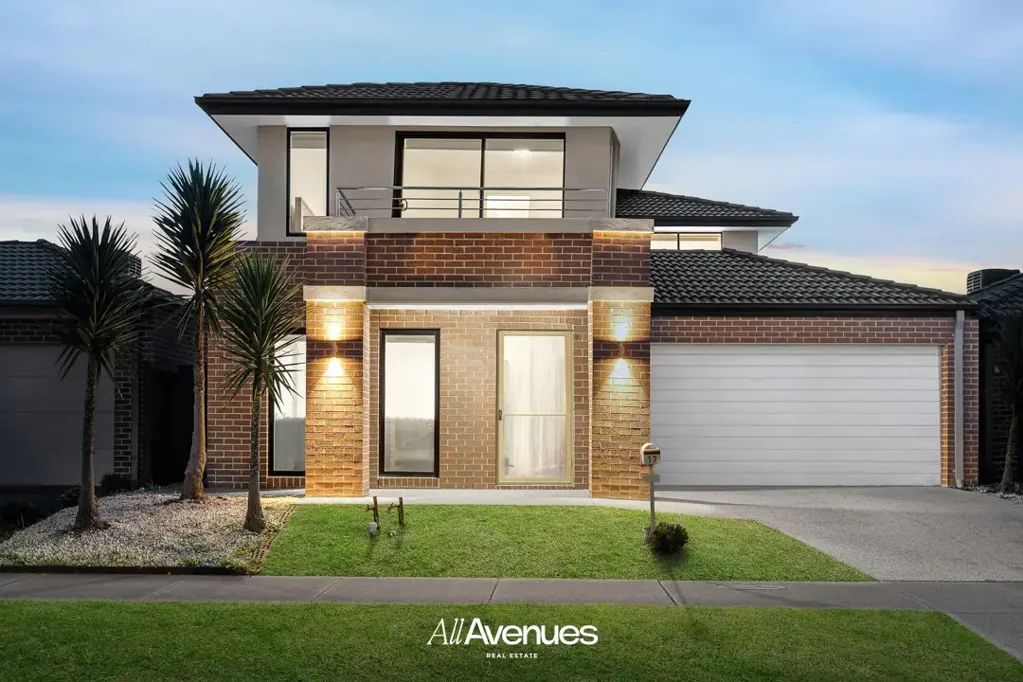 Clyde North 4 Bedroom Perfect Location - Must - Inspect Property