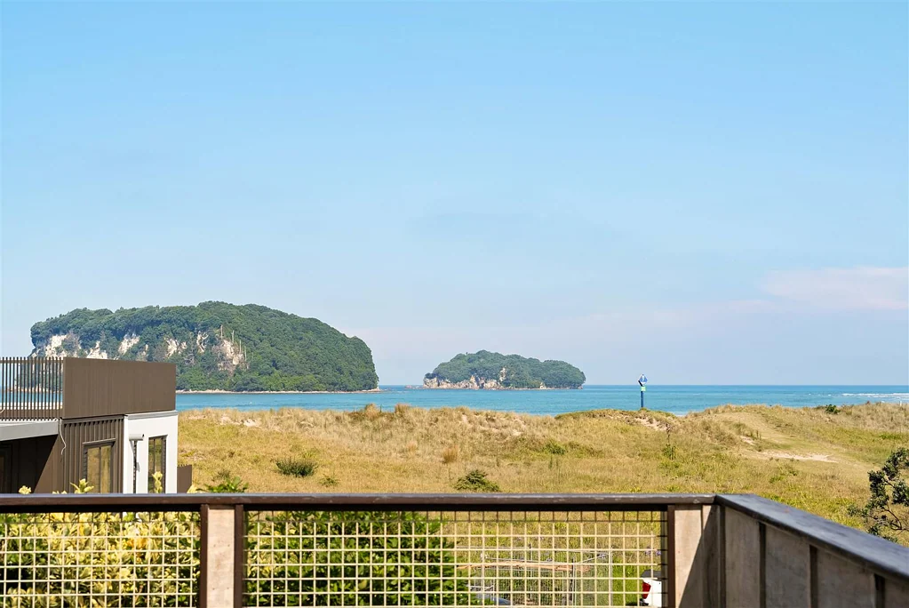 Whangamata 4 Slaapkamer Epic Beach, Surf and Ocean Views