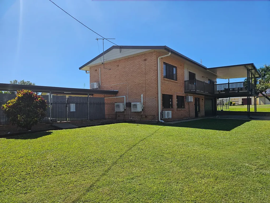 Ayr 5 Bedroom BIG FAMILY HOME IN GREAT LOCATION....