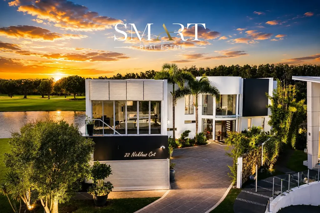 Merrimac 6બેડરૂમ A Rare North Facing Trophy Home Overlooking Water, Fairways & City Lights! An Elite Entertainer’s Dream!