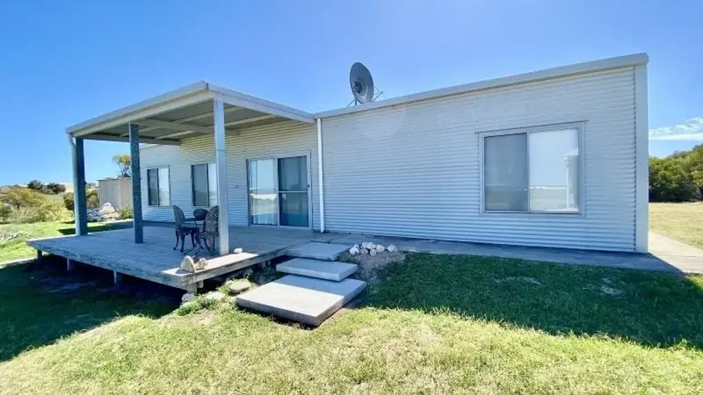 2 Meeinderry Drive, Perlubie, SA 5680