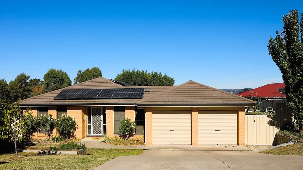 Kelso 4房  MOTIVATED VENDOR - COMFORTABLE LIVING WITH ROOM FOR THE ENTIRE FAMILY