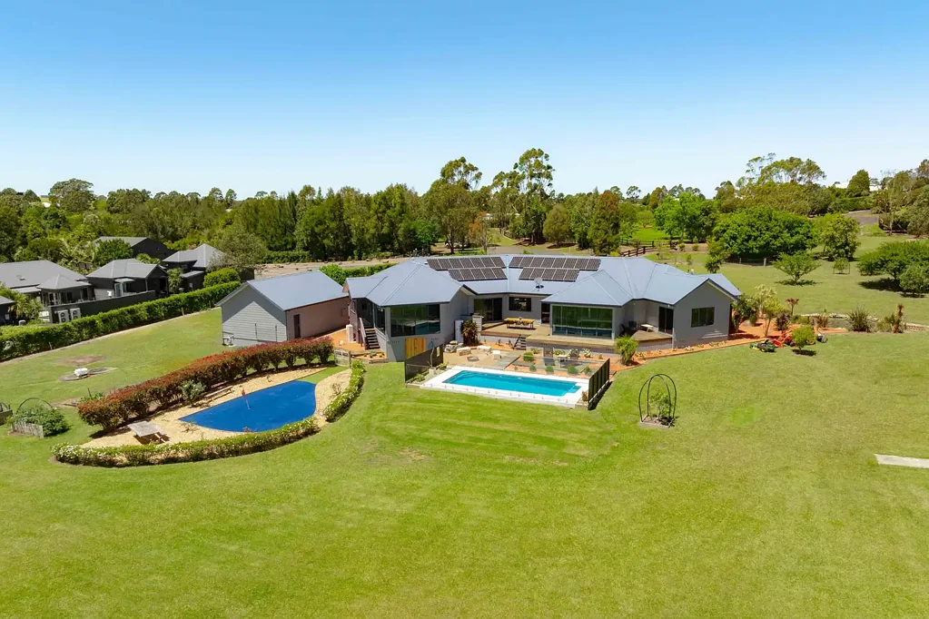 Berry 4 Bedroom Unparalleled Luxury and Coastal Elegance