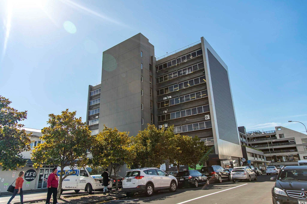 Newmarket MODERN NEWMARKET OFFICE