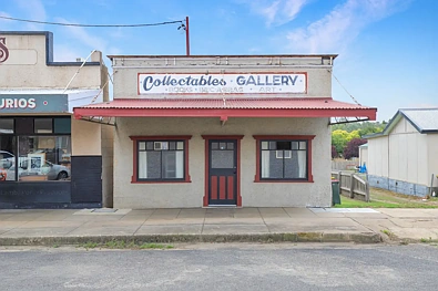 Bombala 4 Bedroom Hop, skip and jump to the shops!