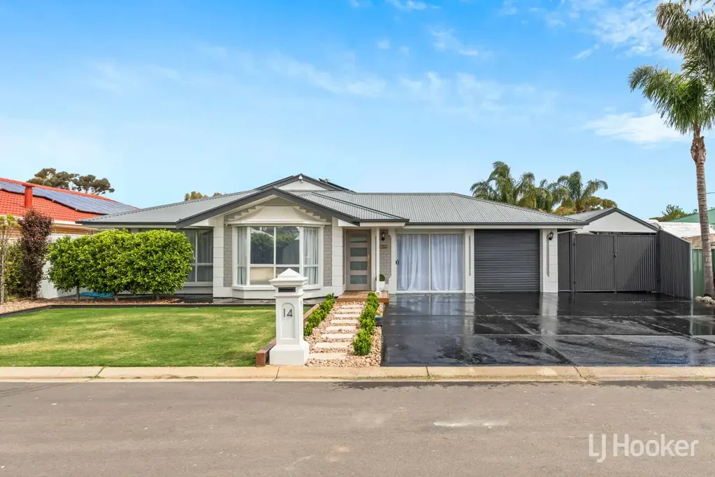 Blakeview 5ਬੈੱਡਰੂਮ Beautifully Updated Family Home with the WOW Factor!
