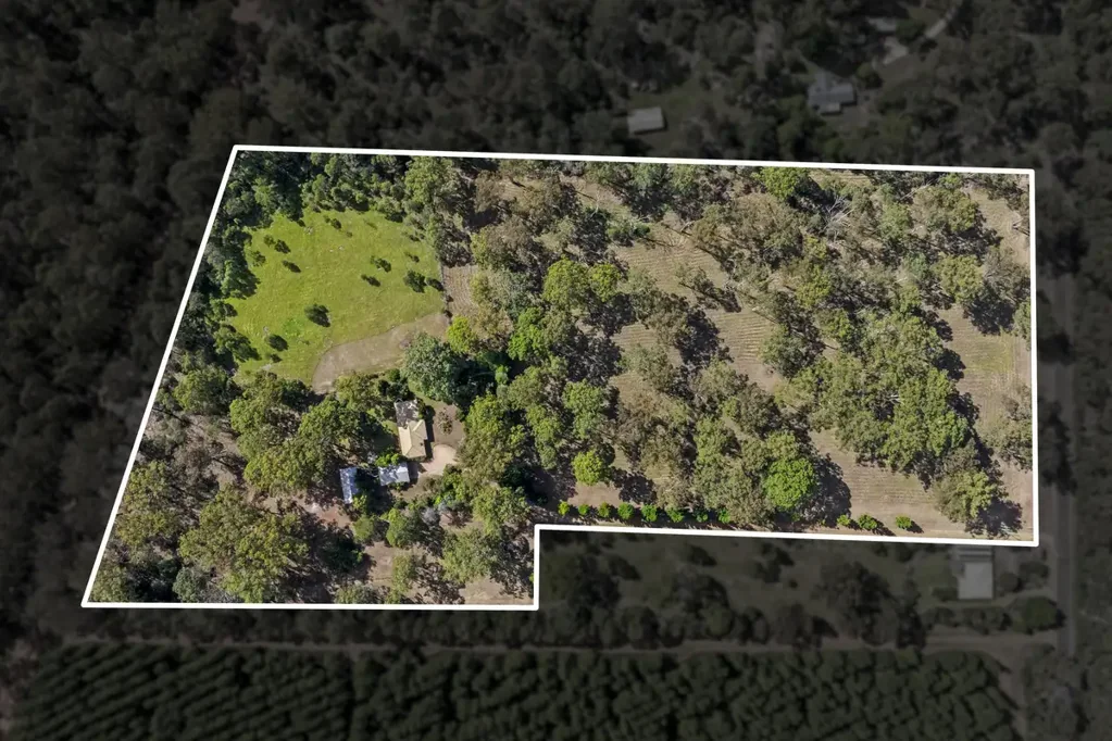 15 Brennan Road, Hampton, QLD 4352