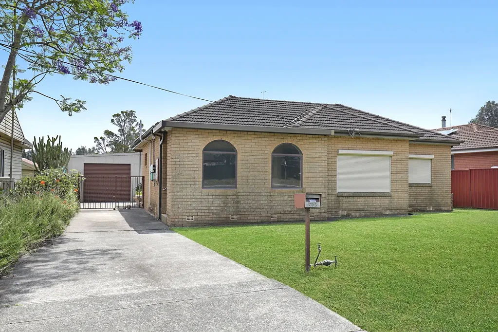Albion Park Rail 3房  Endless Opportunity on 1,113sqm - Renovate, Develop, or Invest