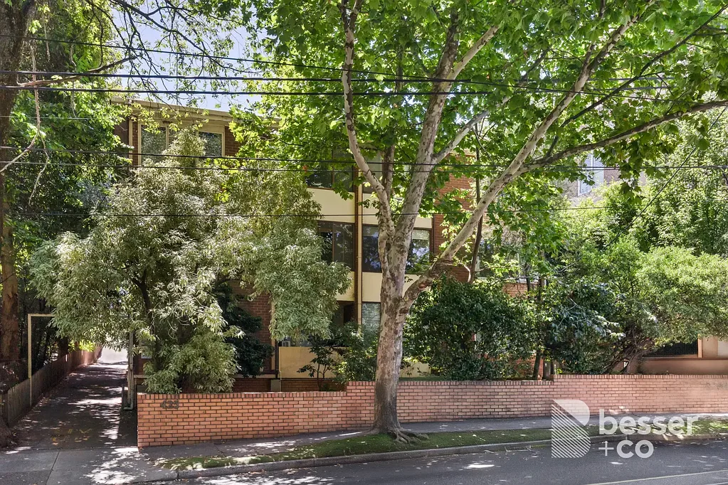 Toorak 2ਬੈੱਡਰੂਮ A First Floor Find on the Village Edge