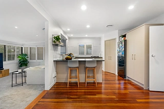 206 Beach Road, Campbells Bay, Campbells Bay, North Shore City