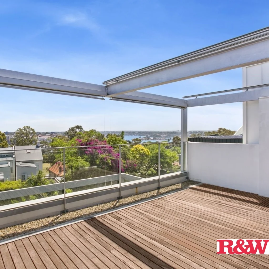 MARVELLOUS 2 BEDROOM APARTMENT IN ROZELLE