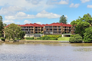 Toowong 2कमरा SOLD under the Hammer on 14/3/26. Call for sale price.
