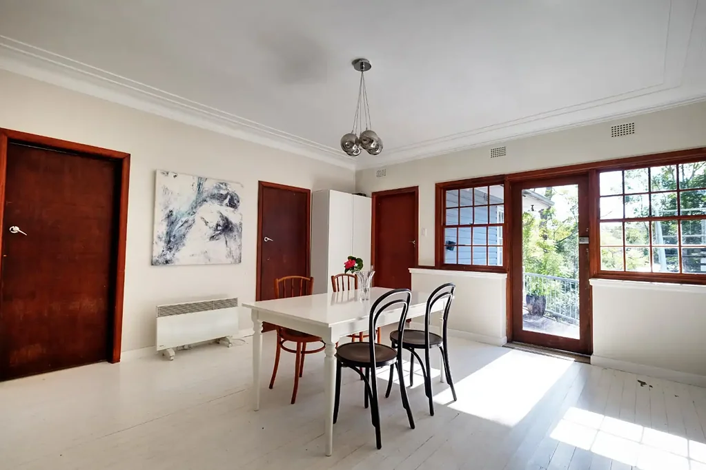 Furnished 3 Bedroom Home - Short Term Lease - close to Turramurra station and shops