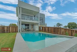 2 Admiralty Place, Coral Cove