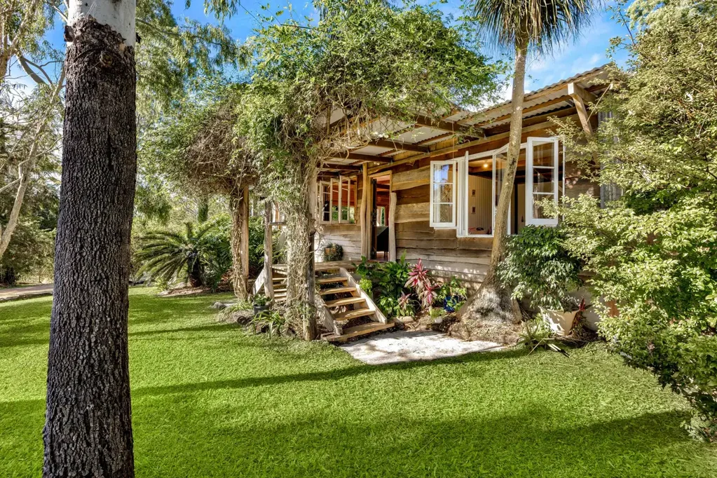 Address Withheld, Kalunga, QLD 4887