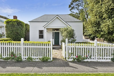 Queenscliff 3 Slaapkamer Coastal Charm Meets Industrial Chic